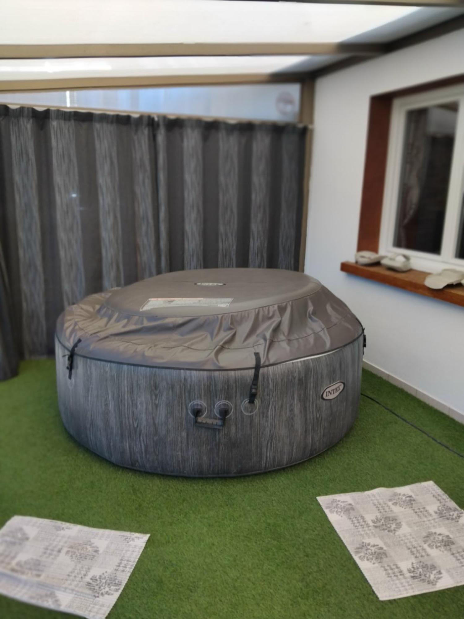 Gite De La Souche Avec Jacuzzi Doudeauville Eksteriør bilde